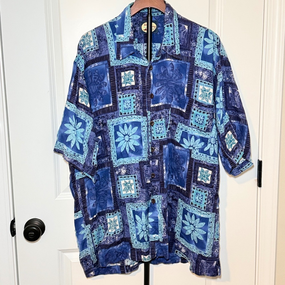 Tommy Bahama Mens XL Blue Geometric Floral Rayon Short Sleeve Camp Shirt